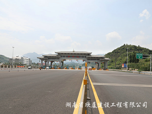 云南江召高速公路三標路面工程